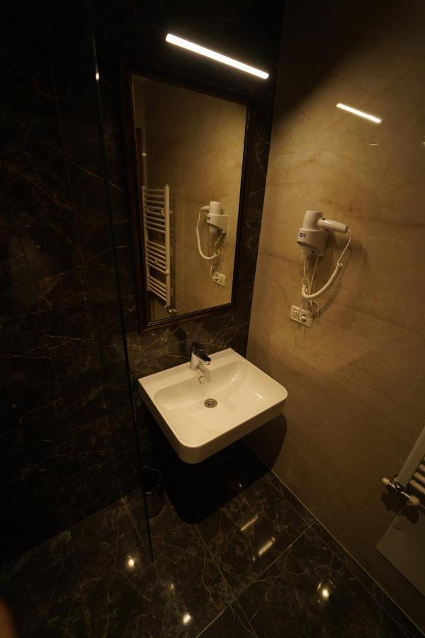 Monarch Hotel Prizren Eksteriør billede