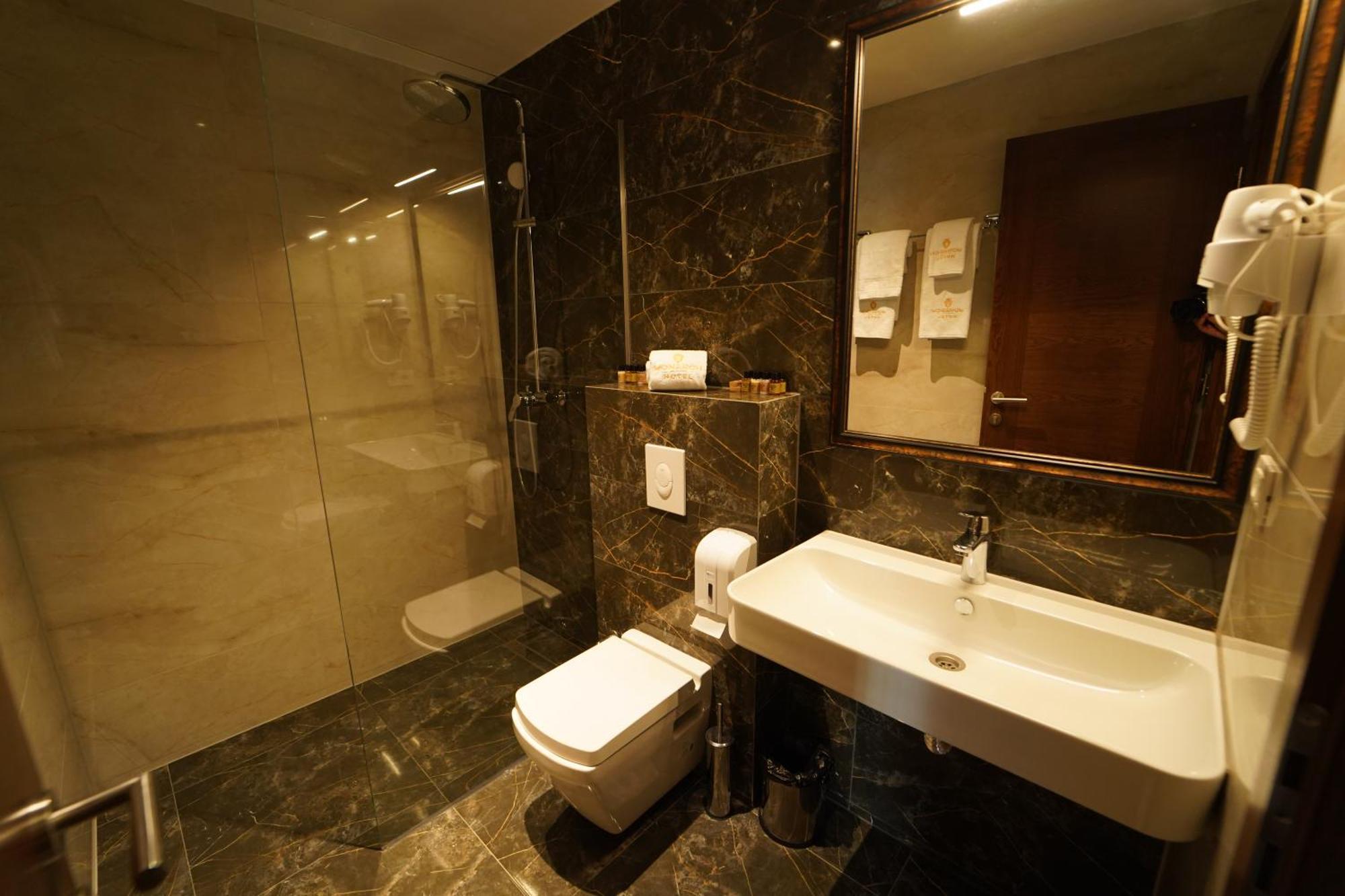 Monarch Hotel Prizren Eksteriør billede