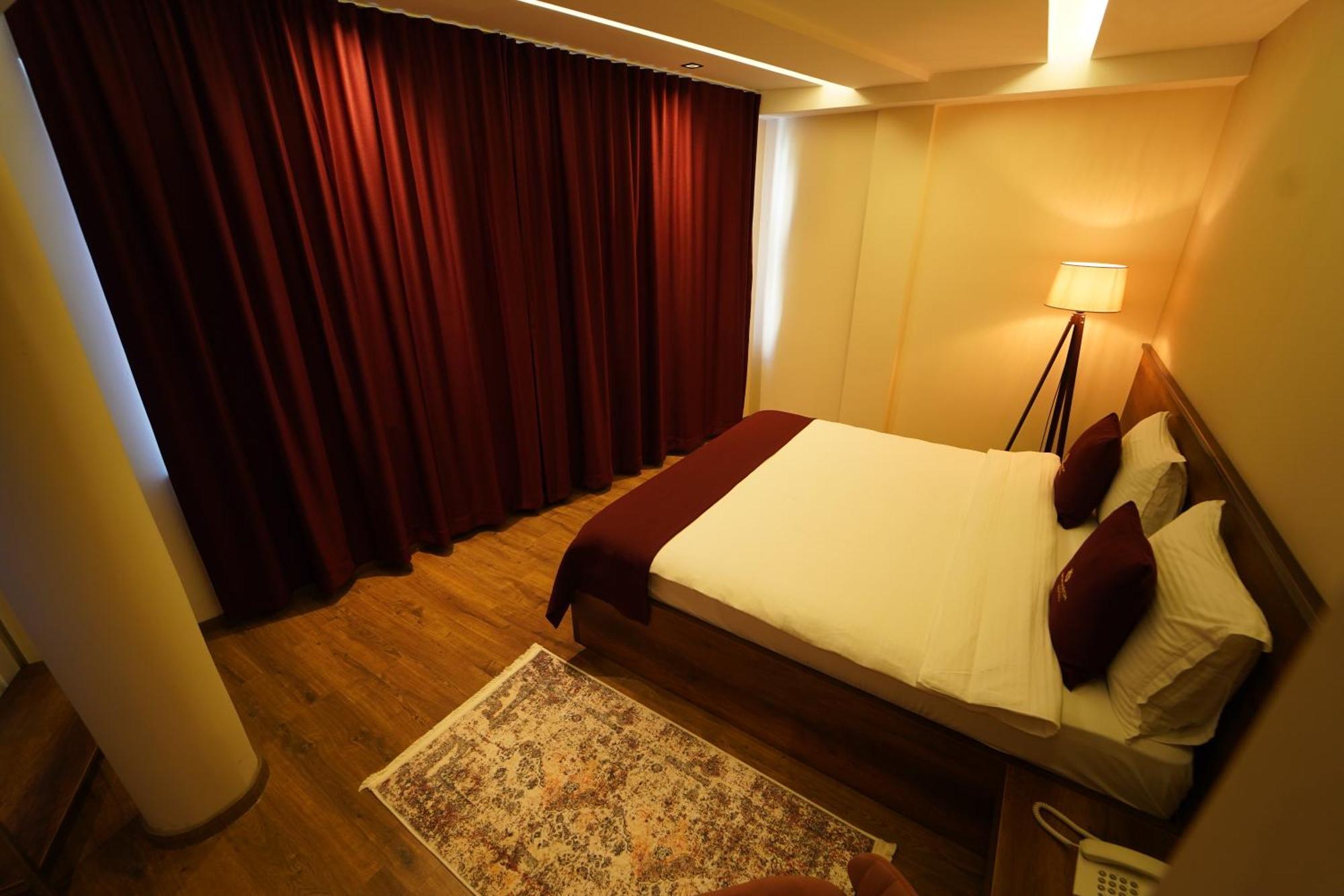 Monarch Hotel Prizren Eksteriør billede